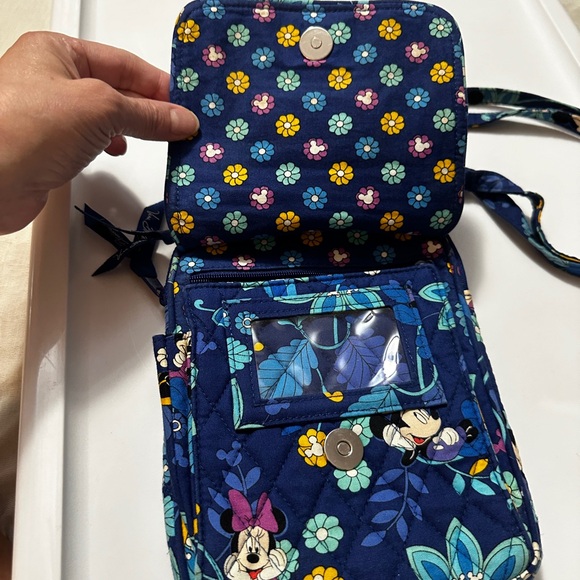 Vera Bradley/Disney Parks Cross Body bag & Attachable Change Purse **CLEAN** - Picture 7 of 9